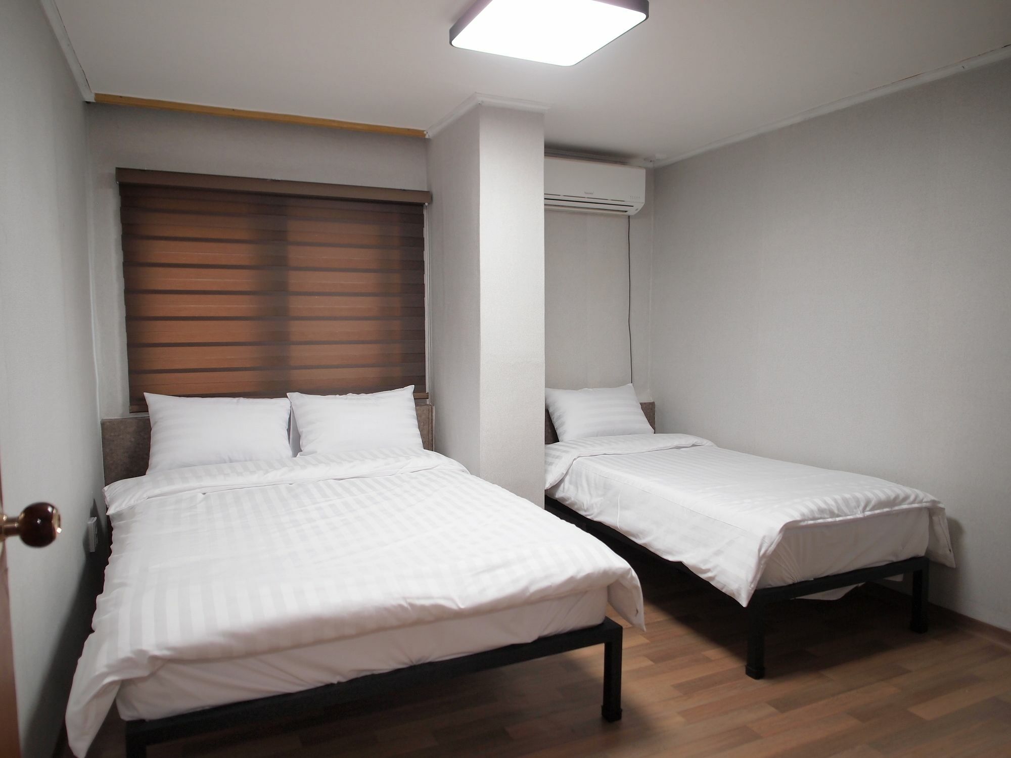 Hostel Gaon Sinchon Seul Esterno foto