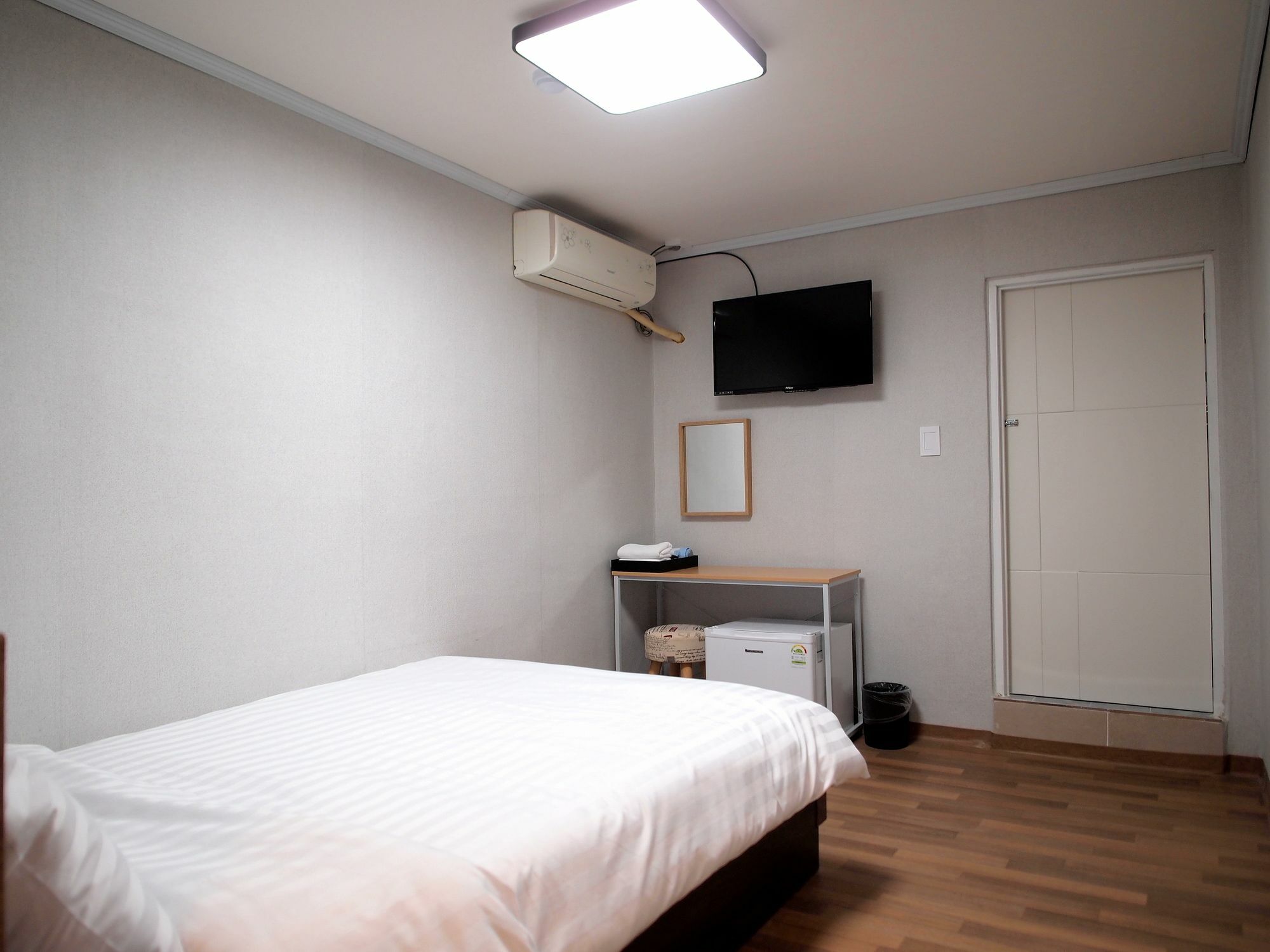 Hostel Gaon Sinchon Seul Esterno foto